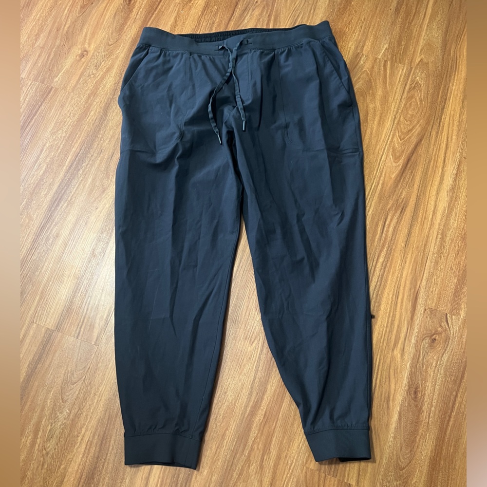 Lululemon Men's Black Jogger Pants
